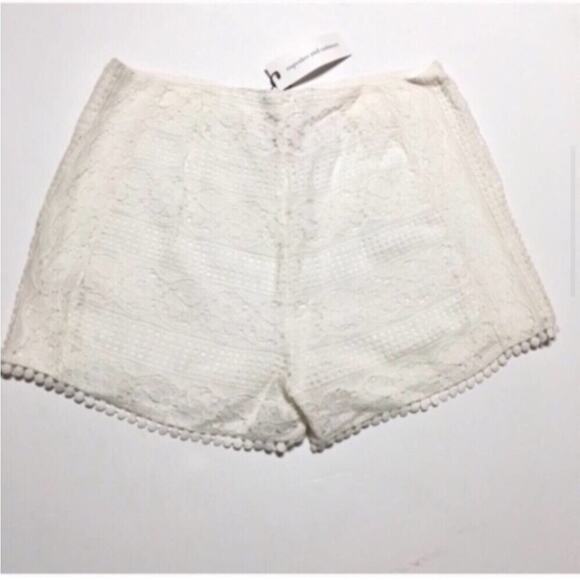 Cupcakes and Cashmere White Christine Lace Shorts Size 8 - Picture 3 of 5